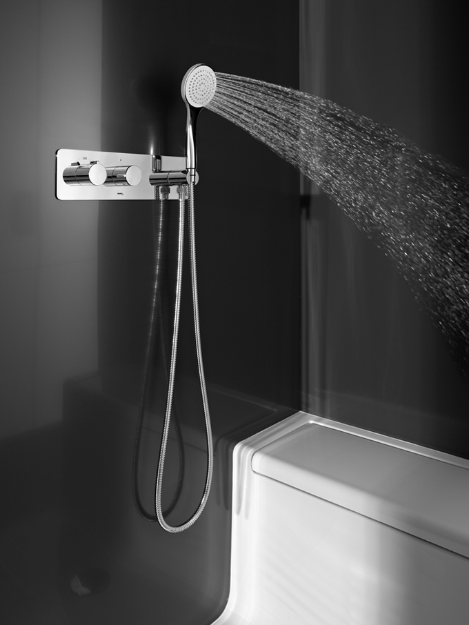 Douche Hide & Seat Roca Cabine de douche Roca avec siège et rangements intégrés